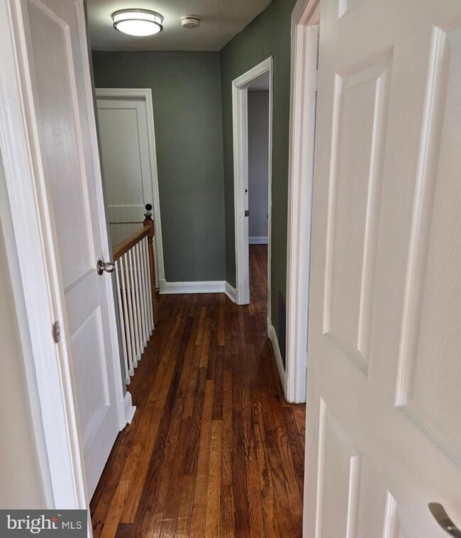 Building Photo - 7801 Hillsway Ave