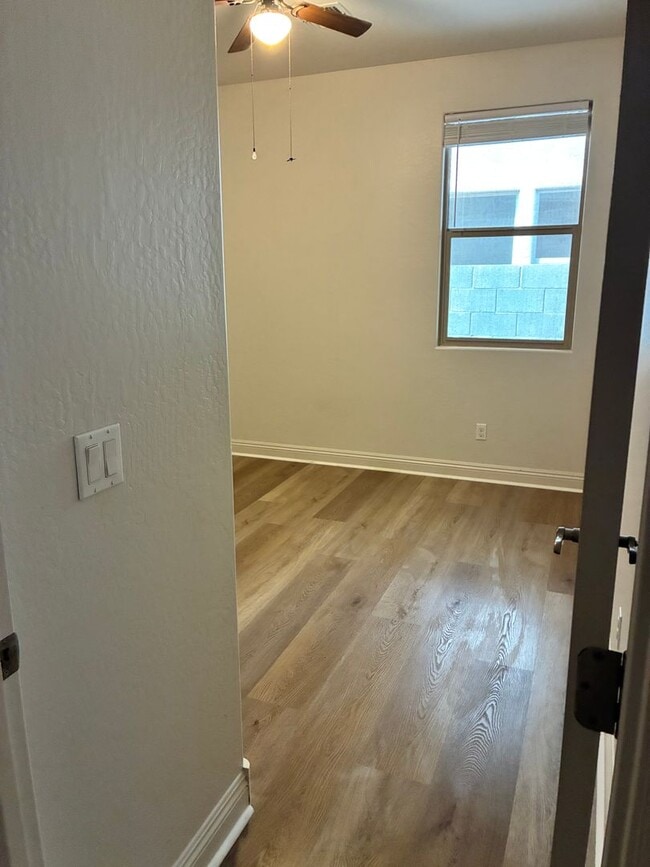 Building Photo - 18408 N Salerno Dr