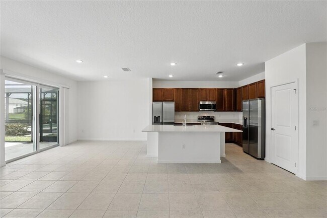 Building Photo - 251 Ballo Dr