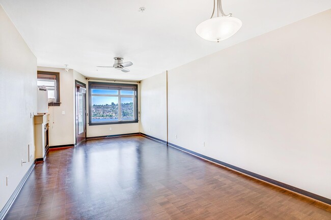 Living Room - 655 Crockett St