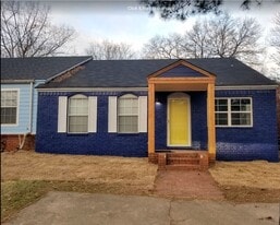 Building Photo - 3 Briarwood Cir