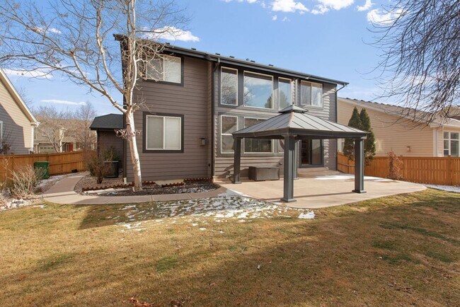 Building Photo - 4 Bedroom Dream Home waiting for you!