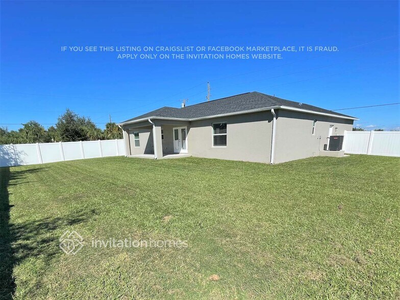 Building Photo - 7049 David Blvd