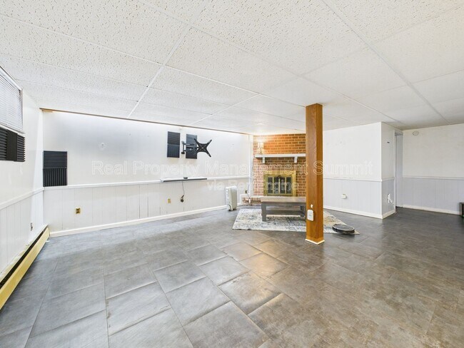 Building Photo - 1508 Chesley Pl