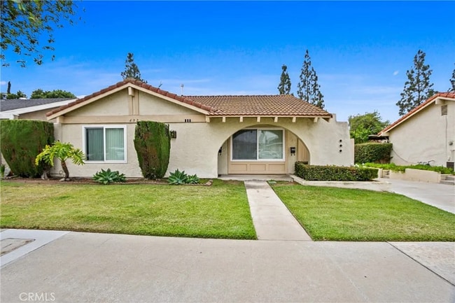 Building Photo - 632 E La Veta Ave