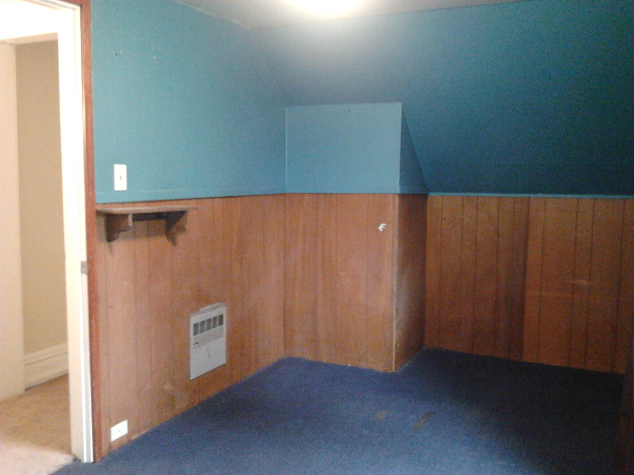 Building Photo - 1821 E 6th St