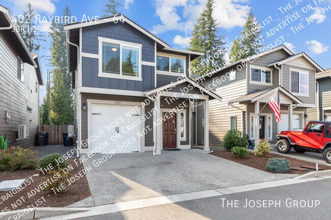 Building Photo - 402 Raybird Ave