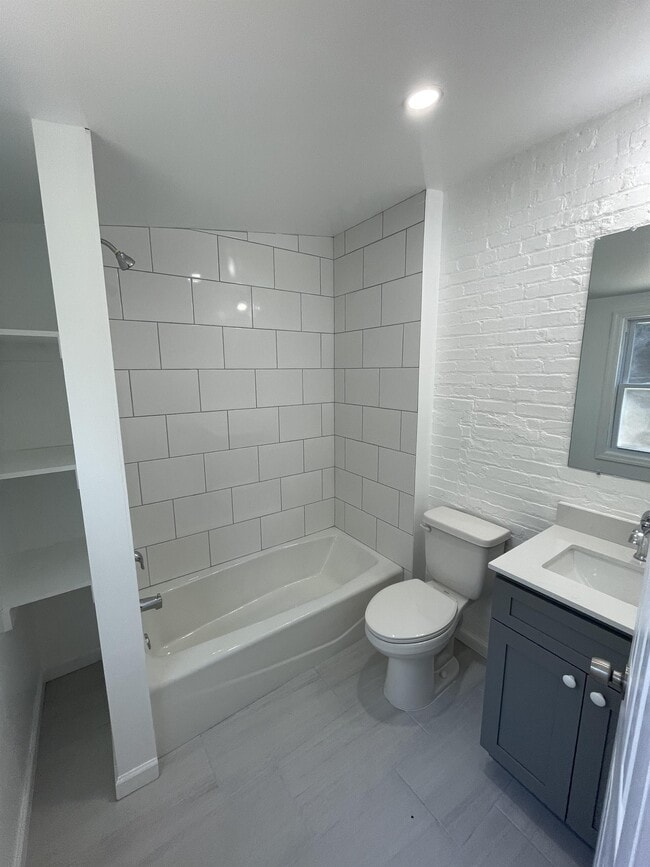 Building Photo - 514 Stevens St