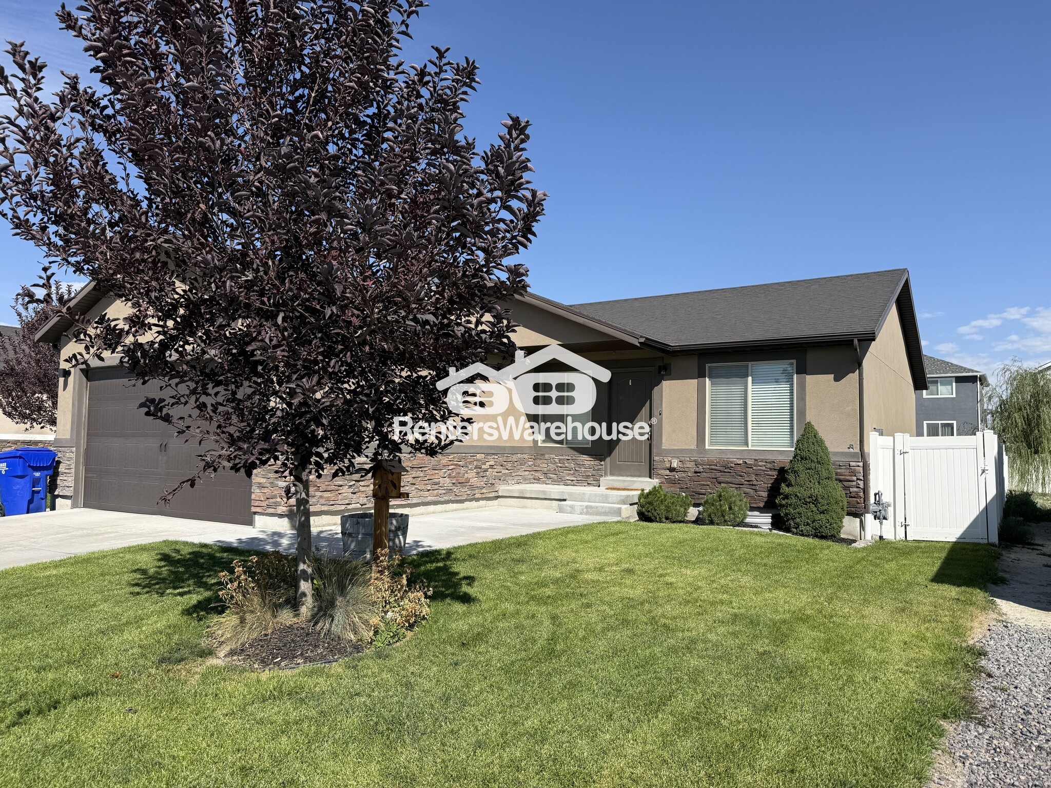 Building Photo - 1347 Skip St