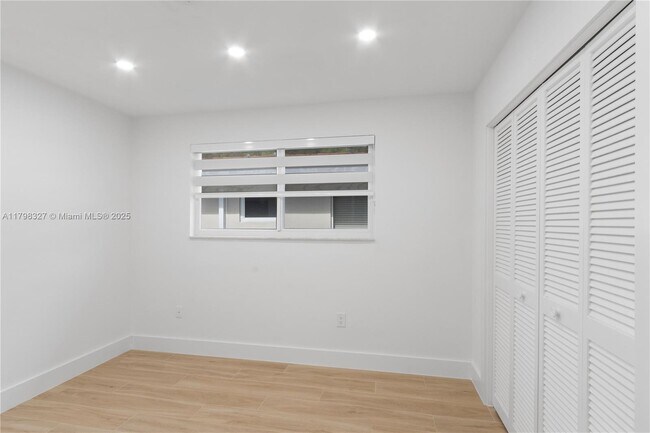 Building Photo - 1561 Alcala Ave