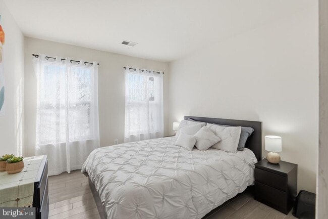 Building Photo - 18525 Sierra Springs Square