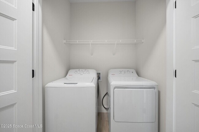 Building Photo - 434 Borraclough Ave