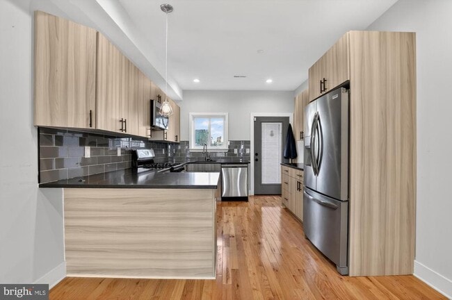 Building Photo - 431 W Norris St