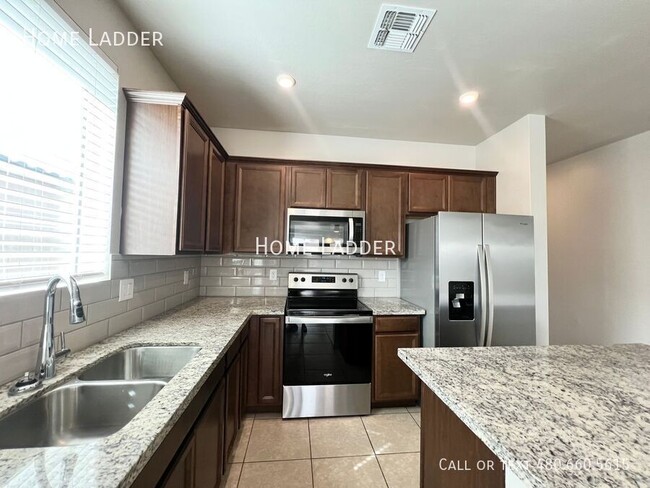 Building Photo - 17823 W Via De Luna Dr