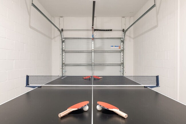 Building Photo - 1093 Leader St