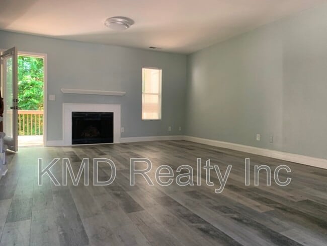 Building Photo - 7332 Mdw Gln Dr