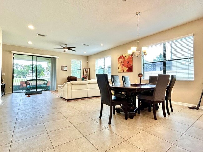 Building Photo - 4Bdrm 3Bath Spacious Home located in Misty...