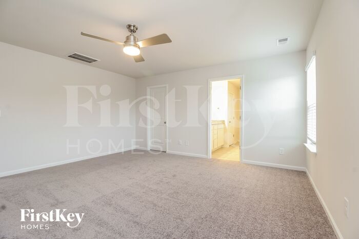 Building Photo - 712 Ridgemoor Trl