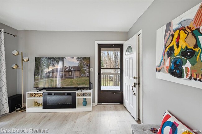 Building Photo - 1131 Indianwood Trail