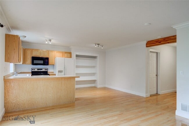 Building Photo - 3 bedroom 2 bath townhome in Bozeman!