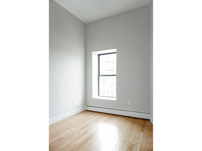 Building Photo - 1158 Fulton St