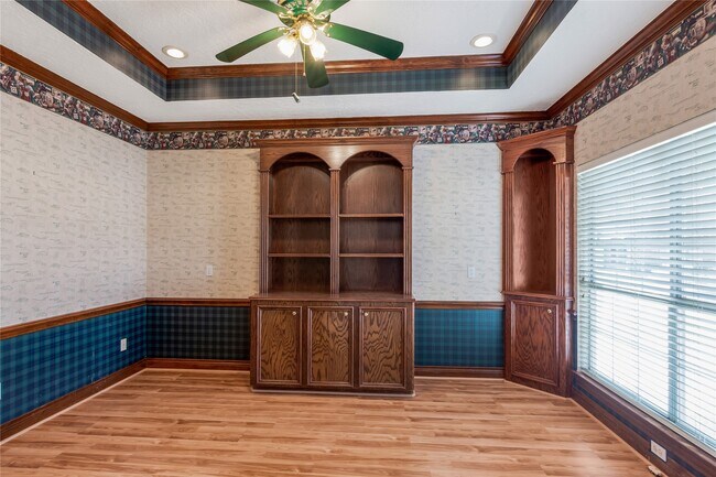 Building Photo - 60 Fairfield Dr