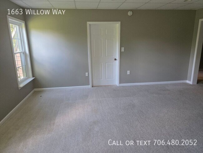 Building Photo - 1663 Willow Way