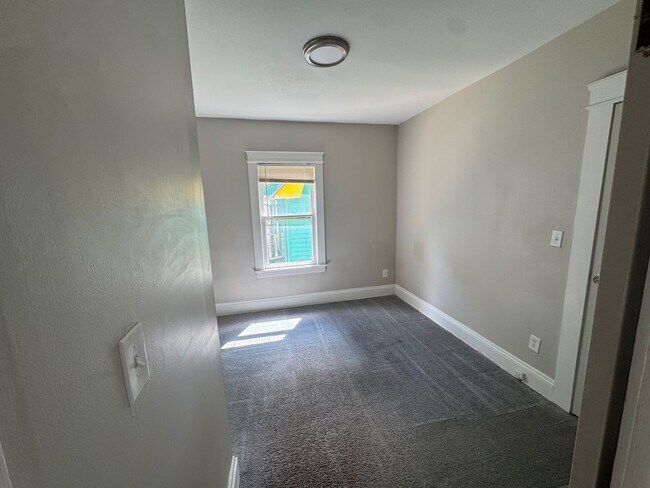 Building Photo - 2773 E 117th St
