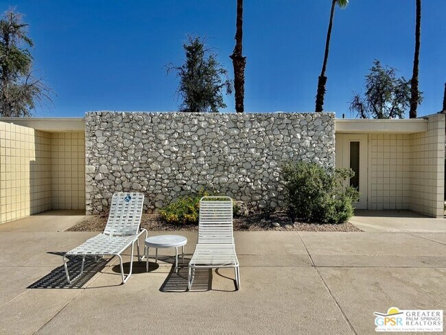 Building Photo - 197 Desert Lakes Dr