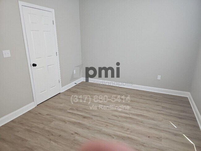 Building Photo - 640 N Parker Ave