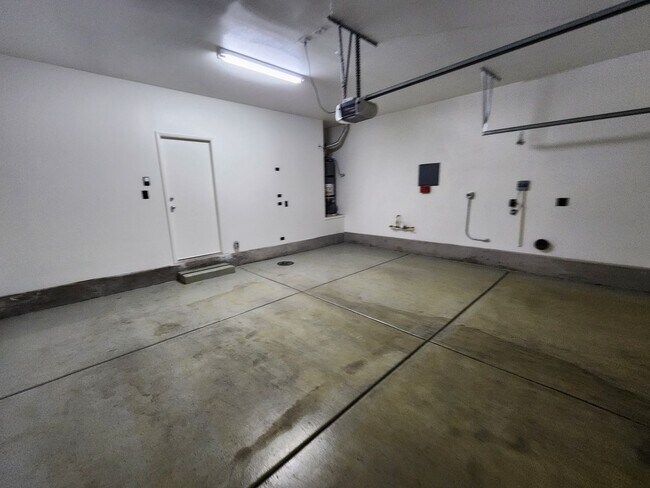 Building Photo - Desirable 3 Bedroom Home at Inspirada Comm...