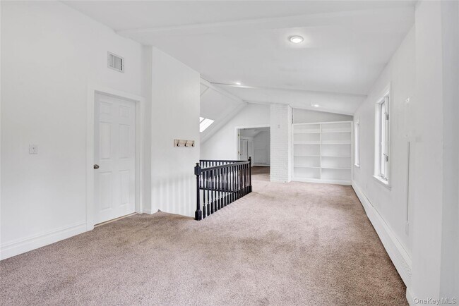 Building Photo - 1719 Cedar Swamp Rd