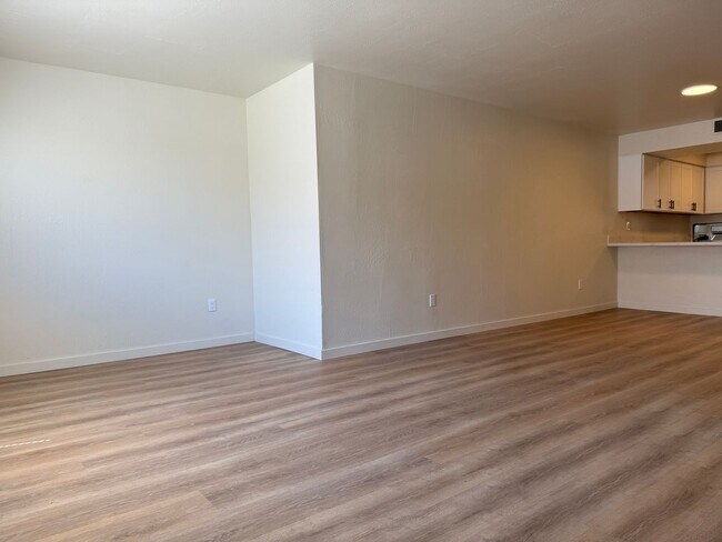 Building Photo - Lindsay and McKellips. Remodeled 2 bed, 2b...