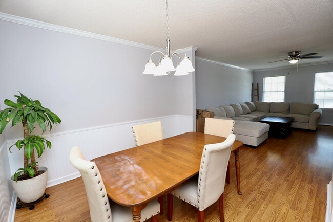 Building Photo - 1910 Lybrand St