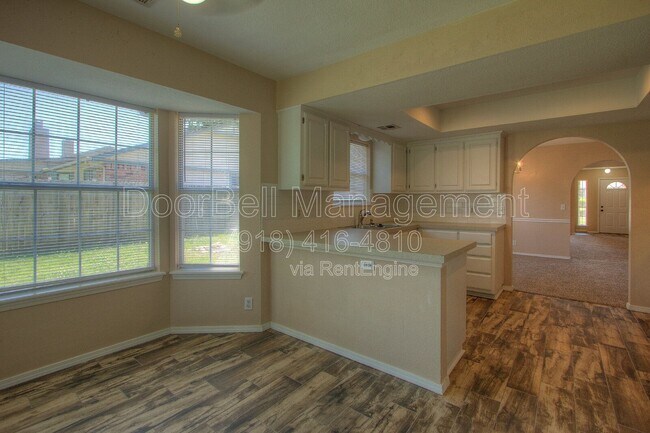 Building Photo - 2520 W Honolulu St