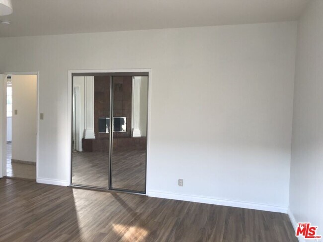 Building Photo - 1732 Hauser Blvd