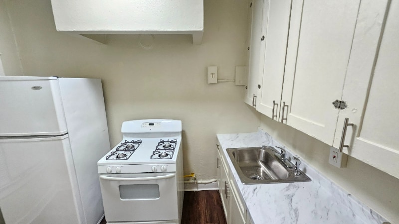 Building Photo - 1026 Ingraham St