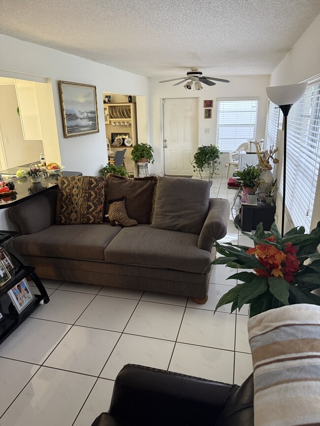 Building Photo - 9111 NW 25th Ct