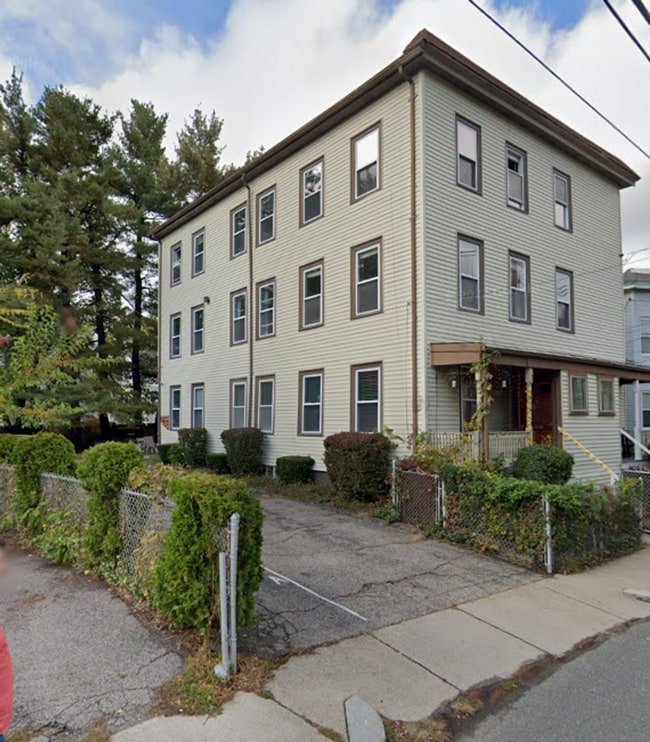 Building Photo - 4-Bed + 2-Bath * HBS * Central  Air