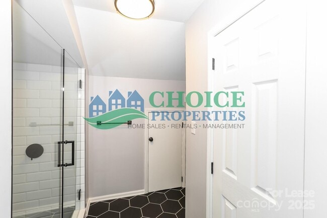 Building Photo - 9223 N Vicksburg Park Ct