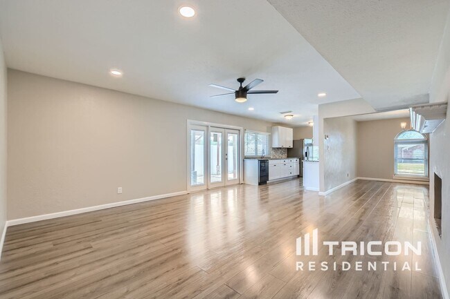 Building Photo - 8813 Willowbrook Dr