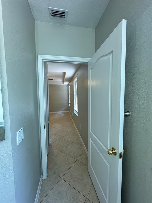 Building Photo - 18006 Birdwater Dr