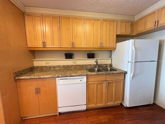 Building Photo - 1676 Ala Moana Blvd