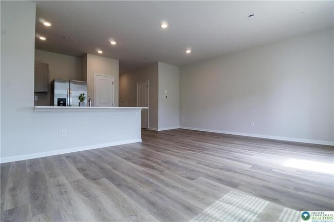 Building Photo - 1188 Susan Cir