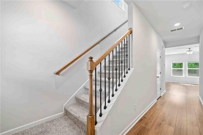 Building Photo - 279 Wells Cir