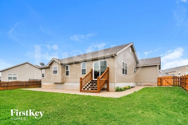 Building Photo - 1720 Woods Mill Dr