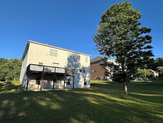 Building Photo - 3755 Long Lake Dr
