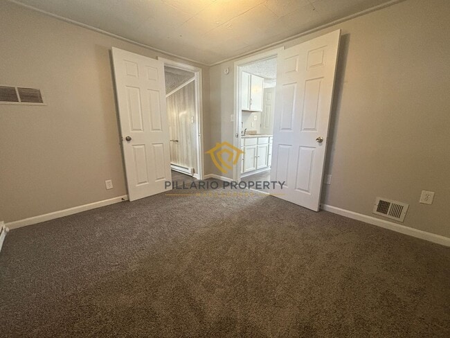 Building Photo - West Side, Close to the Airport, 1 Bedroom...