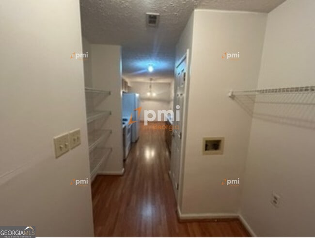 Building Photo - 2720 Sapphire St