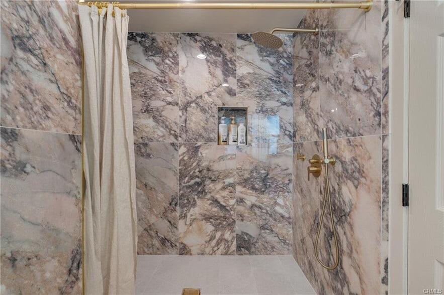 Building Photo - 1123 E Ocean Blvd